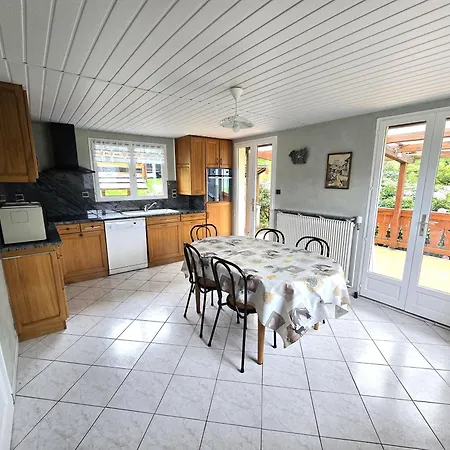 Sous Les Sapins, Calme, Superbe Vue Avec Piscine Et Sauna Chalet *
